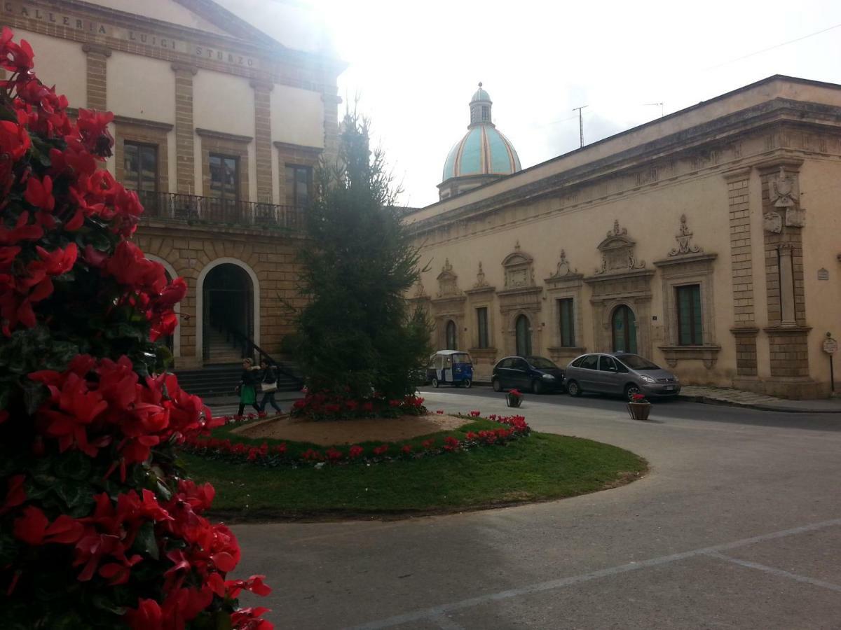 Liz House Apartment Caltagirone Luaran gambar