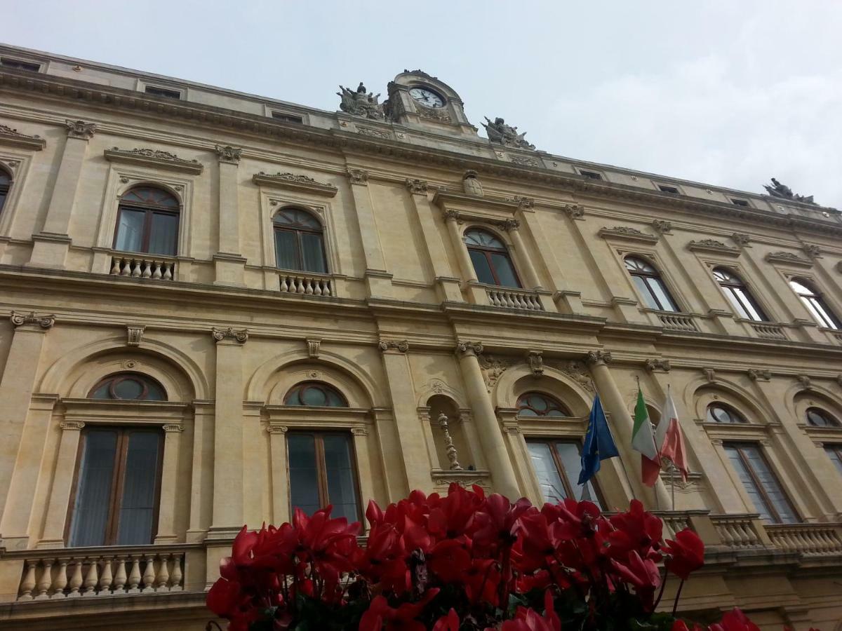 Liz House Apartment Caltagirone Luaran gambar